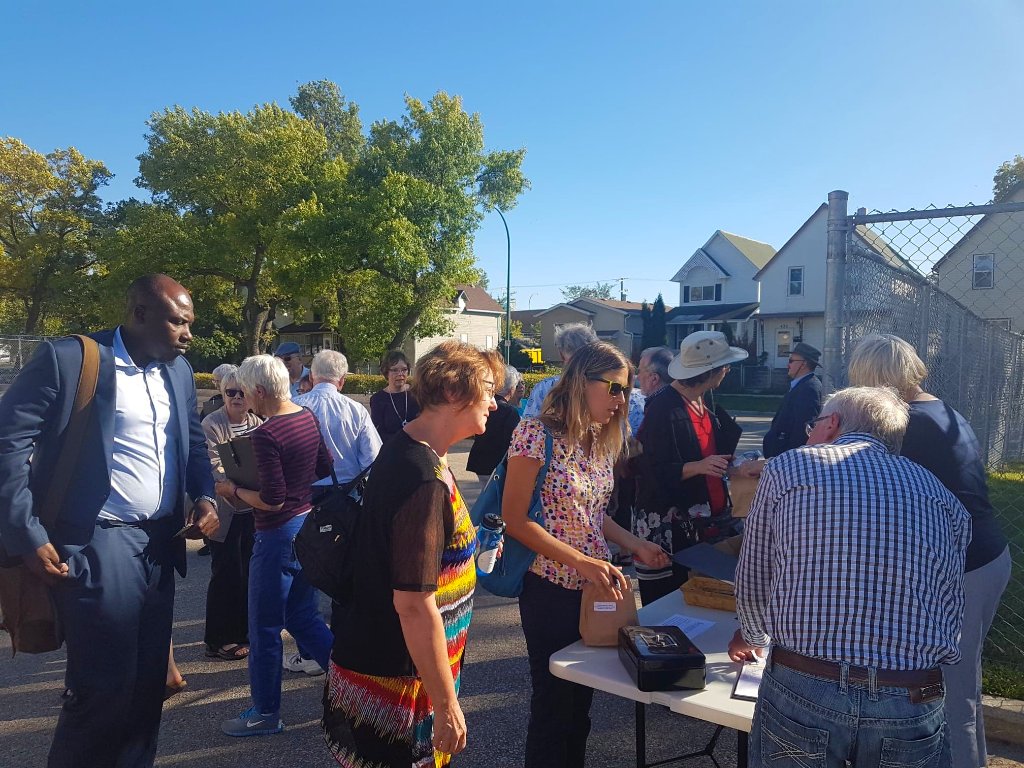 JubileeFundMB's tweet photo. THANK YOU @MyAssiniboine and @Diversity204 for sponsoring our first #ProjectTour! We could not have done it without your support. It was a pleasure to see so many new faces as well as long time supporters come learn about @SEEDwinnipeg #DiversityFoods #ACU and #MerchantsCorner. https://t.co/MzpsyP1c3q