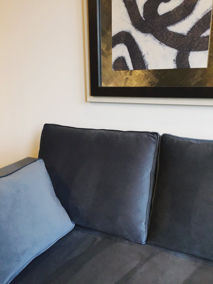 VanGoghDesign's tweet photo. Looking for a soft & chic fabric? Meet Cashmere in Royal Blue. #Cashmere #AntonioChaise #VanGoghDesigns https://t.co/UvwkxBGSUc