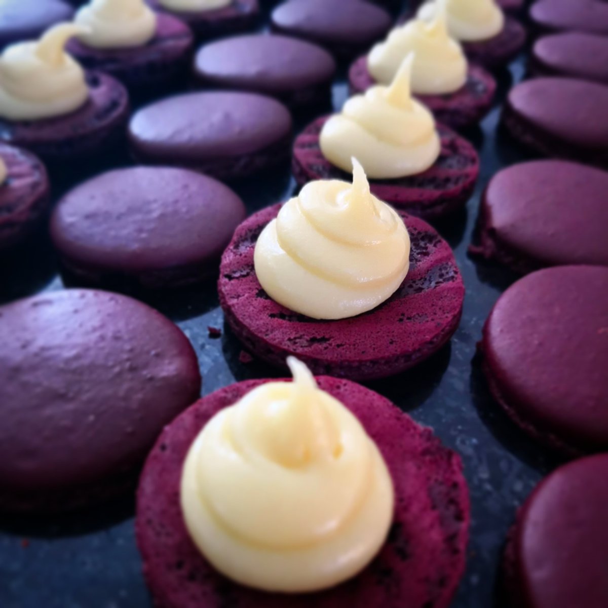 QueenBeesTea's tweet photo. White chocolate anyone?
Today has been a busy day filled with making batches of salted caramel or white chocolate to glue #macarons together. #whitechocolate #food #frenchmacarons #queenbeesmacarons https://t.co/PeCAYRMlI0