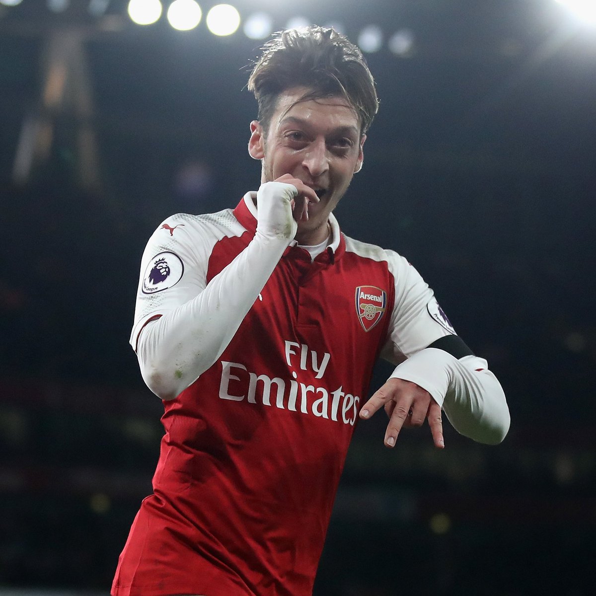 🤔 Favourite @MesutOzil1088 moments? 🤔

You tell 'em, we'll tweet 'em 😎

⏱ You've got one hour from now...