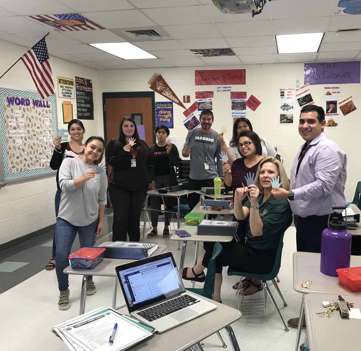 petal1967's tweet photo. #UGiveMe5 GMS teachers dedicated some time today during DEPT PLC to reflect and focus on things that truly matter. #gainingperspective #HCISDproud #GMSjagpride https://t.co/JLYq24tnxs