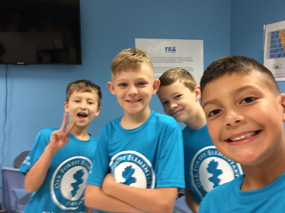 OakForestES's tweet photo. Our Bobcat Media Team is now responsible for the campus' Twitter pics &amp; videos. First order of business, selfies! #StudentManaged https://t.co/WOVyB4KNlF