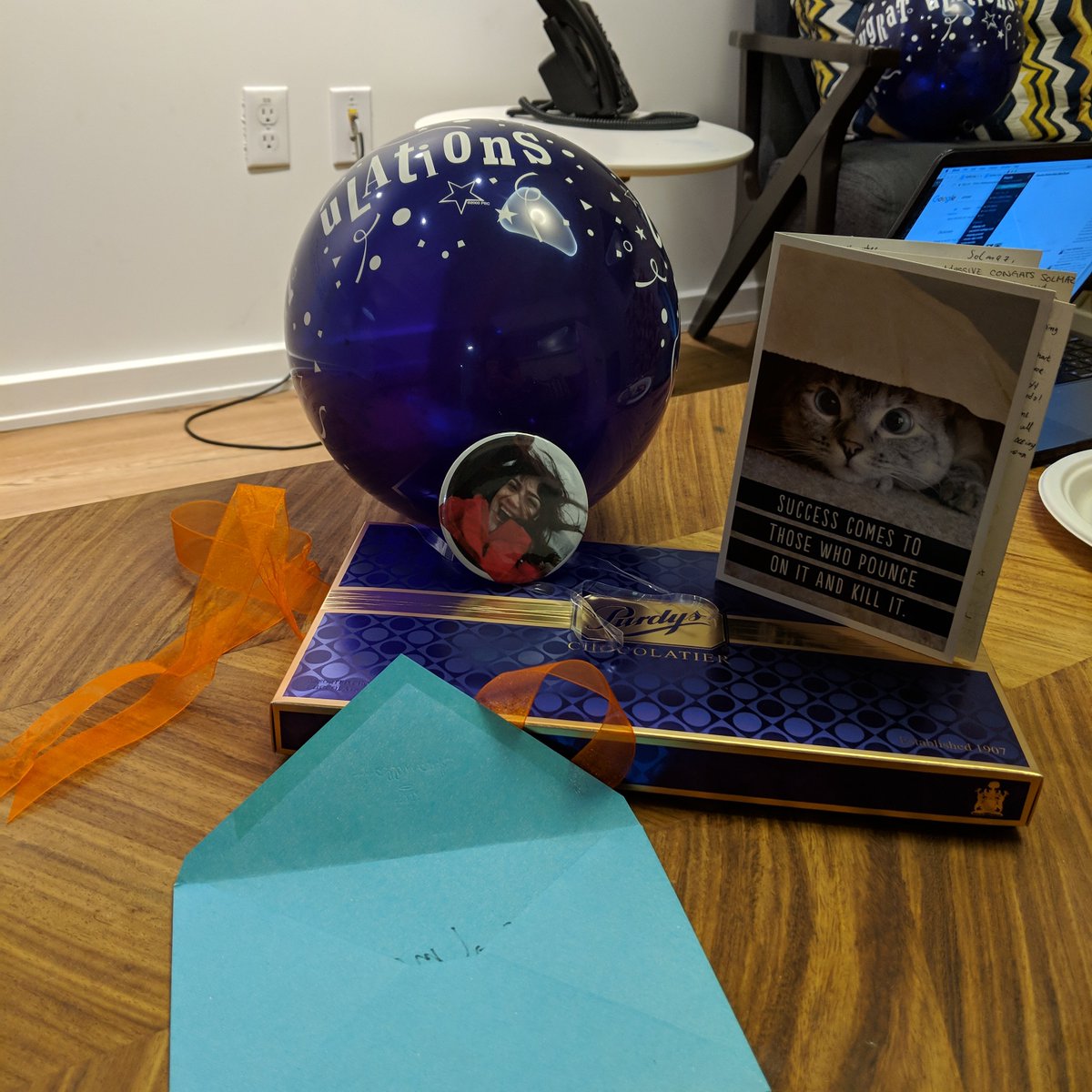 solmaz_sh's tweet image. This is what I walked into this morning ❤️. It&apos;s an honour and a privilege to work with the team I get to work with every single day. #dreamteam #shopifydata