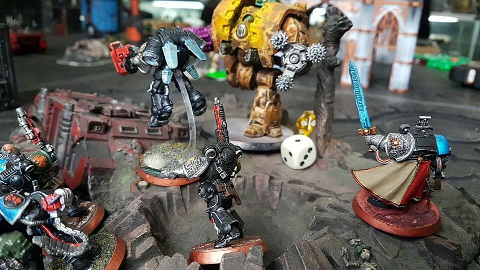 Quest_Hobbies's tweet photo. Un poco más de la batalla de  ayer #Deathguard vs #deatwatch #warhammer40k #gamesworkshop #cdmx #wargames #juegosdeestrategia #juegosdemesa https://t.co/pOCXZg09h5