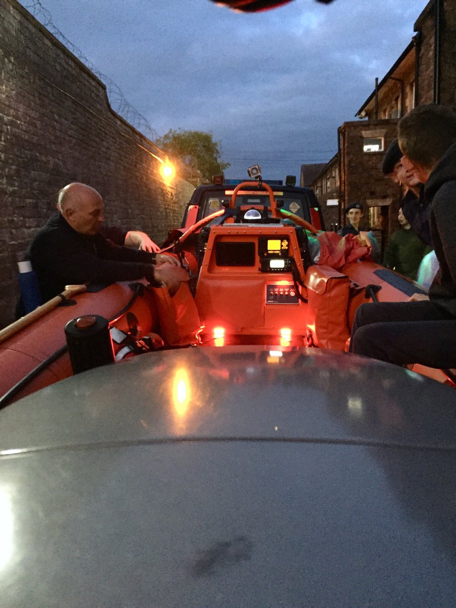 1367sqnATC's tweet photo. A great talk tonight with the SARA group as they showed us all the kit they use when they go out to rescue people in difficulty.
#Team1367 #Team210 #Team2308 #WhatWeDo #AirCadets #SARA #LifeBoat #Rescue
@ComdtAC @RCWalesandWest1 @no1welshatc @OC1367Sqn @RFCAforWales https://t.co/2OjUCzHolw