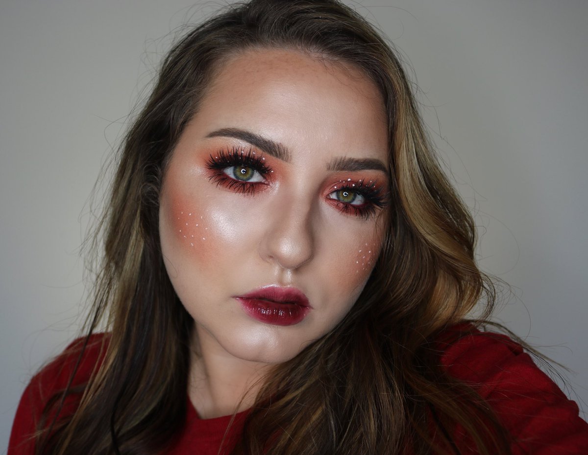 samxtig's tweet photo. Red things 🍄 @AlamarCosmetics Reina Del caribe eyeshadow palette (used for eyes and blush)
@stilacosmetics Deep fuchsia liner
@MAKEUPFOREVERUS Star lit powder iridescent pearl for highlights https://t.co/bIpBxyd5zW