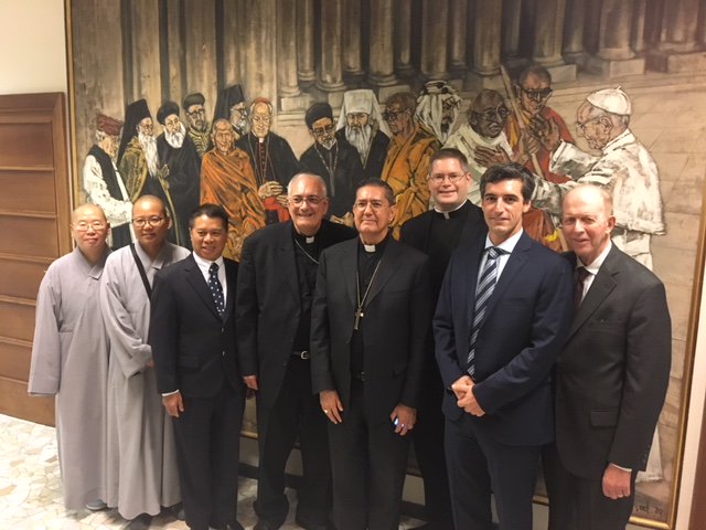CathCharitiesBQ's tweet photo. #CCBQ's staff meet @Pontifex! See: https://t.co/tD9THiPv0D #Pope #PopeVisit #Rome #Catholic #Religion #Visit #CatholicChurch #Francis #Vatican #PopeExclusive #PopeApproved #travel #activism #charity #nonprofit #ecofriendly #green #nature #environment #affordablehousing #poverty https://t.co/YHjT0CegI2