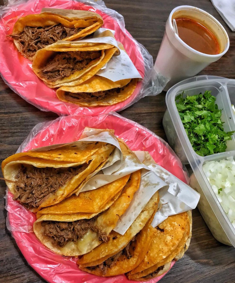 WorldFoodNet's tweet image. ¡TACOS DE BIRRIA! 🔥🤤🌮