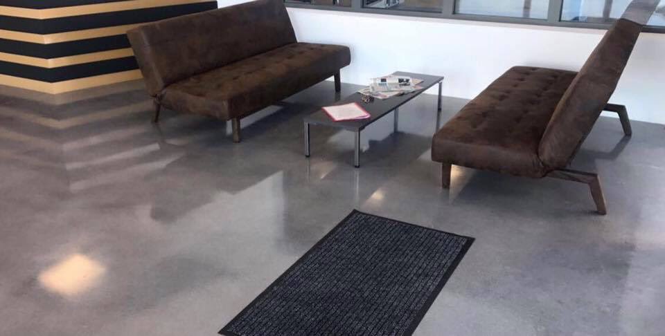diamsols's tweet photo. Pour la rentrée, Réalisation d'un béton poli  dans un Magasin destiné à la vente de véhicules. Mise en valeur de l'espace de vente et des Bureaux. https://t.co/6qxHHIlCK6