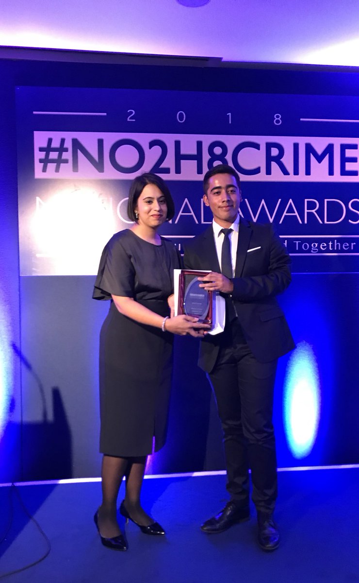 CommissionCE's tweet photo. Our Lead Commissioner Sara gives award to incredible Ahmad Nawaz - shot by the Taliban and now campaigns for human rights... one of many inspiring winners at #no2H8crime awards https://t.co/X38RLBCulm