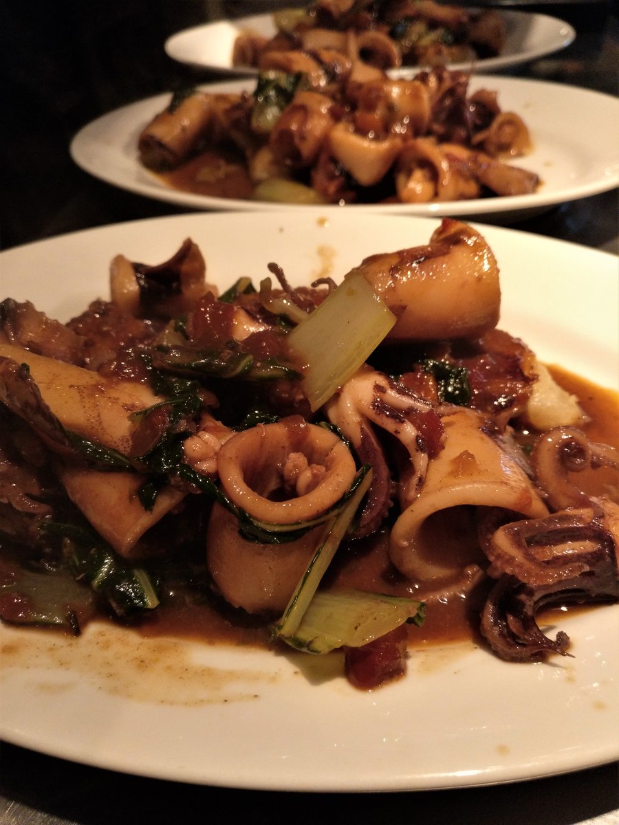 Pepa_Bar_a_Vins's tweet image. Amb #Verduretes Els #Calamarcets amb #Papada 

bit.ly/CalamarcitosPe…