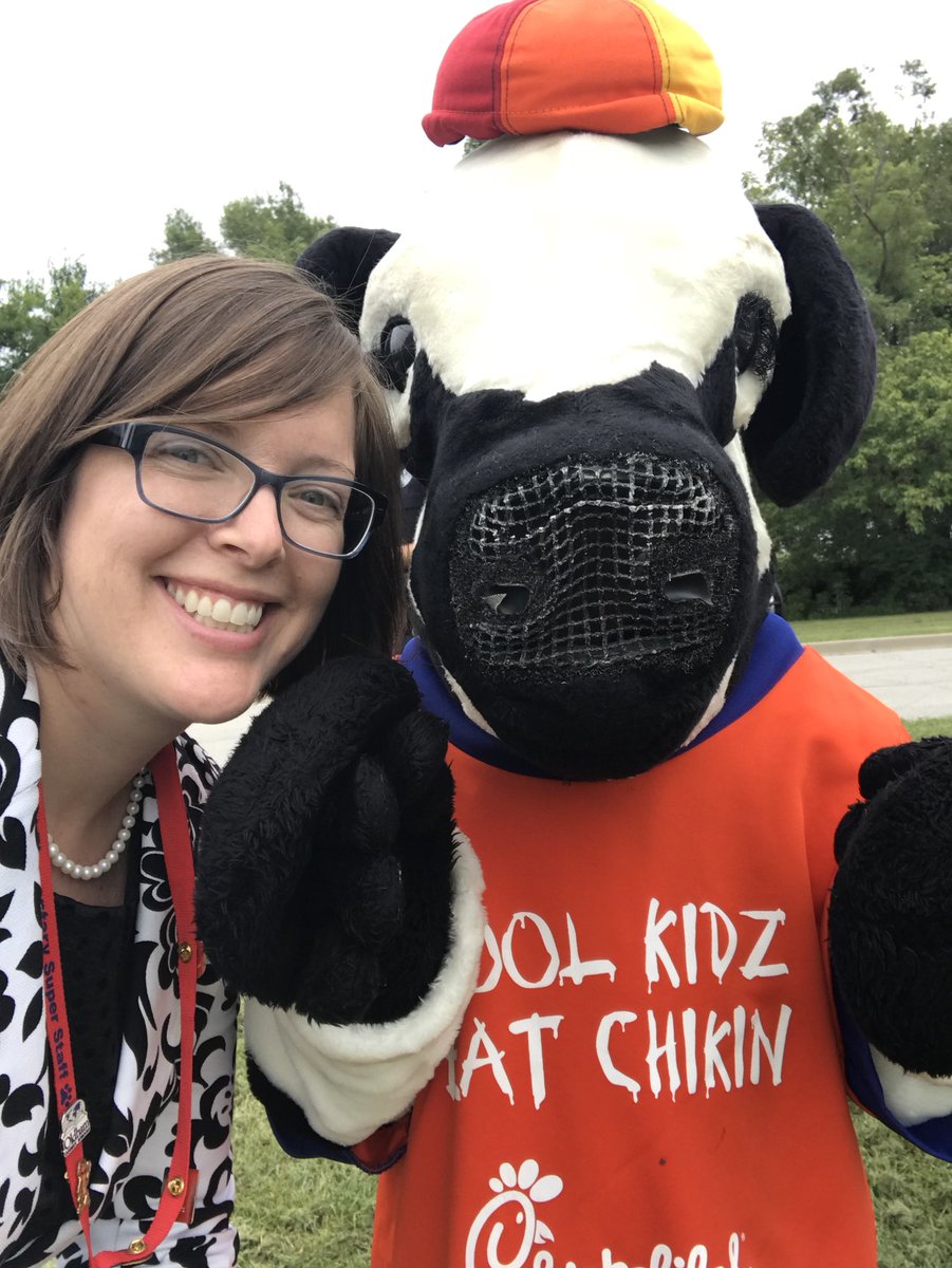 CEWildcats's tweet photo. CE students were rewarded by Oldham County Police and Chick-fil-A for wearing their seatbelts!  #safetyfirst #centerfieldwildcats #buckleupforabite #partnerships #teamoldham #centerfieldselfie https://t.co/XziXlQPG28