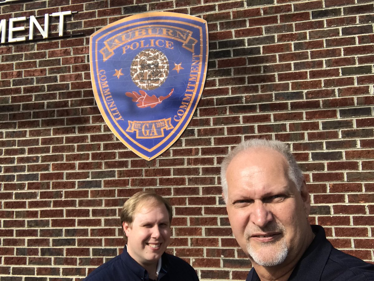 trent_att's tweet photo. Win Winder out owning the paint spreading the good word about First Responders Offers and FirstNet Service at our local stations. #owningthepaint #teamwawhat #allgasnobrakes https://t.co/MFtwB37r2n