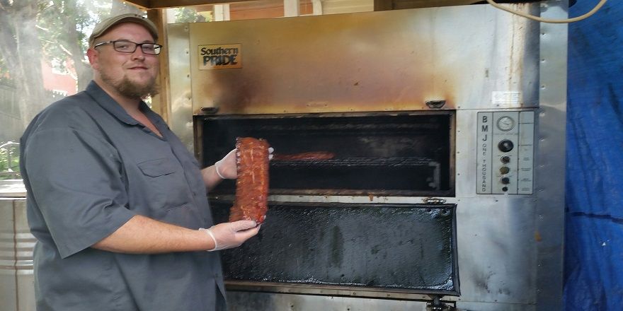 visitMVL_ia's tweet photo. @bigsbbqmv is one of the Mt Vernon stops for #MSIRestaurantWeek 9/14-9/23.  For Restaurant Week, Big’s will be offering two pulled pork sandwich meals plus choice of BBQ tacos or BBQ sliders as an appetizer, all for $20. #visitmvl https://t.co/xcJYbLXEjw