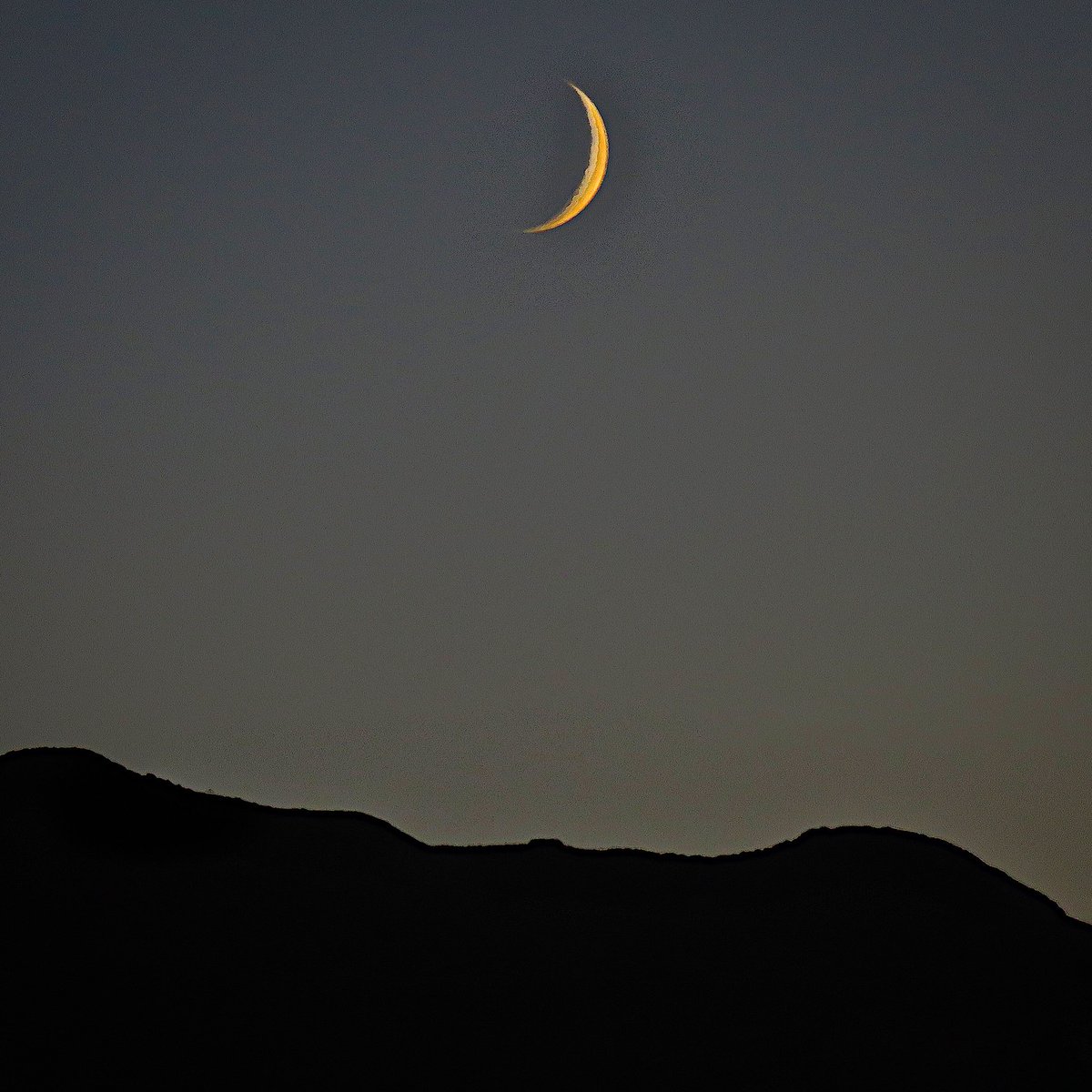 #moon #mooncrescent #ribster13 #landscape #landscapephotography #mountains #planet_earth_shots #planet #moonshine #nightshot #nightshots #nightshotz #peace #spiritual #settingmoon #naturephotography #travelguide #travelphotographer #livingthedream #respect