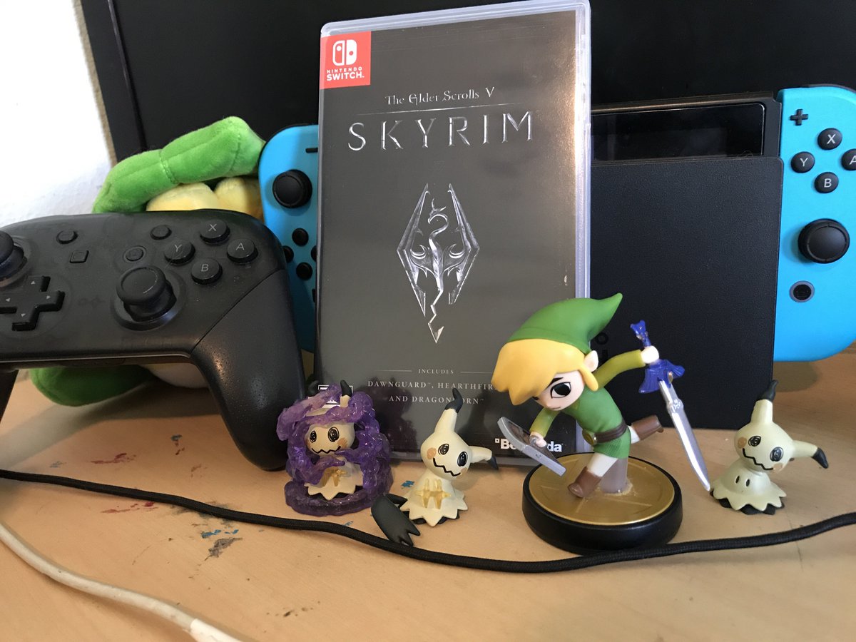 FireStar891's tweet photo. Outside of the #NintendoDirect I got this as an early birthday present so that’s pretty neat! #NintendoSwitch #SkyrimSwitch https://t.co/nwD6zXvvrY