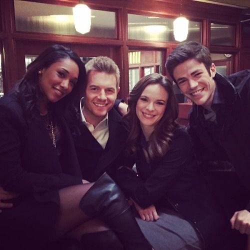 gpcassandra63es's tweet photo. #Snowallen
#TheFlash5
Things had to go like this for me; Iris and Eddie and Caitlin with Barry. There was chemistry in both couples. But the writers have ruined everything! https://t.co/d83vrspppk