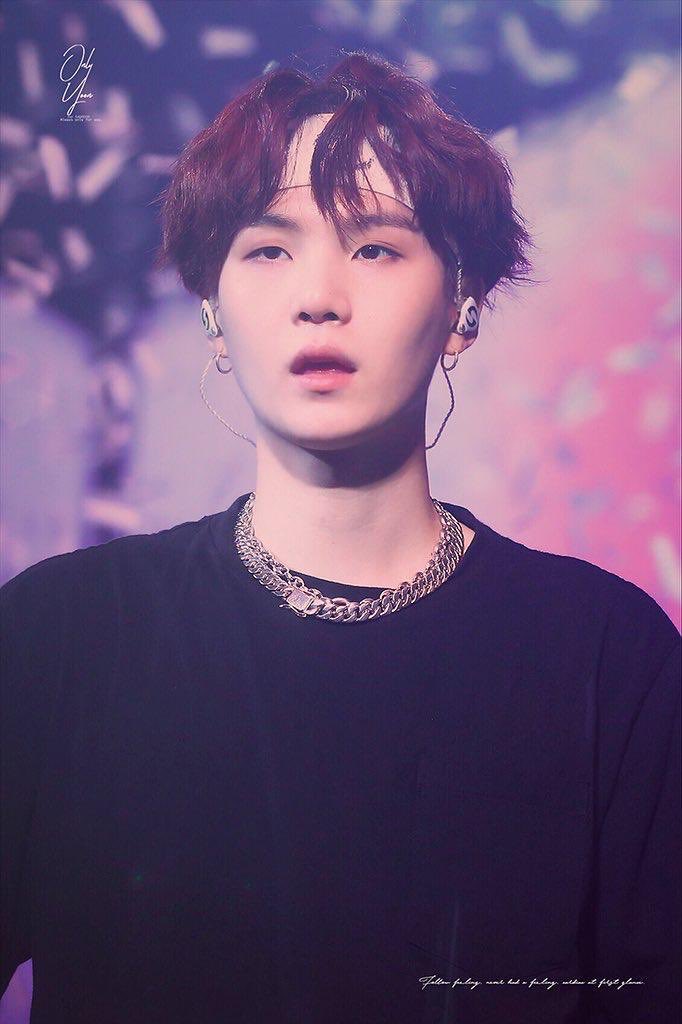 bhidzei's tweet photo. Hi i’m Billy Joyce & i ask @bts_bighit @BTS_twt “can u greet me a #HappyBirthday on 9th dec pls.? 💜🙏🏻” #BTS #BhiTurnS30 #9dec2018 #30bday
#fact9
i got my italian coworker into BTS. She’s a music teacher,at work we talk a lot about MVs. Her bias is #Suga 😎 https://t.co/Dm4tFsc69Z