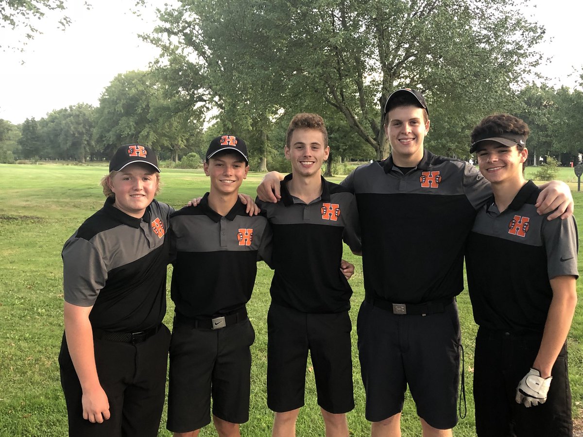HowlandLocal's tweet photo. Way to go! Boys golf defeats Canfield in a tie breaker!  @HowlandHigh @gohowlandtigers https://t.co/GMrkFL1gsT