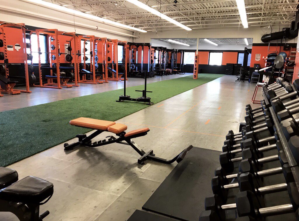 Pat_Schiller's tweet photo. New - Empty Weight Room ... lets do this!! 🔥💪🏼 #STCEast #bEAST https://t.co/GRfTvxQGEN