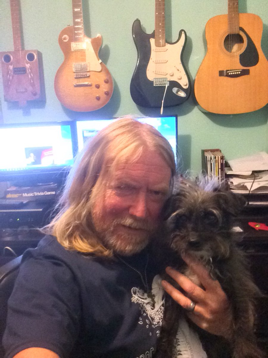 ProgWinds's tweet image. #Progdog Has finally joined me for the @ProgMagazineUK Prog Awards.... it must be said she is doing a very passable impersonation of Colin Bass!