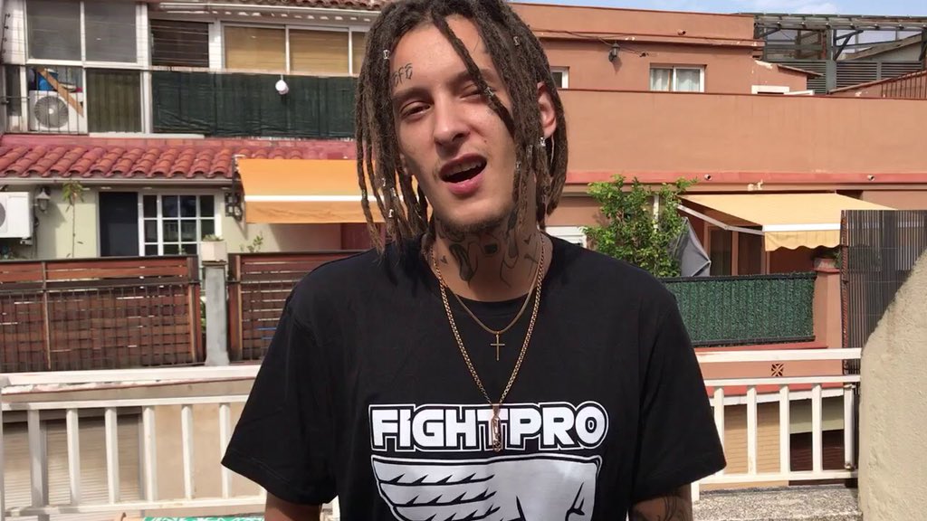 Black Swordsman On Twitter: "На Концерте Текаши В Москве, Какой То Чел  Залез На Сцену И Щелкнул Ему По Лицу. Вся Команда Рэпера Отпиздела Его  Потом, На Вопрос Дурак Ты Зачем Это