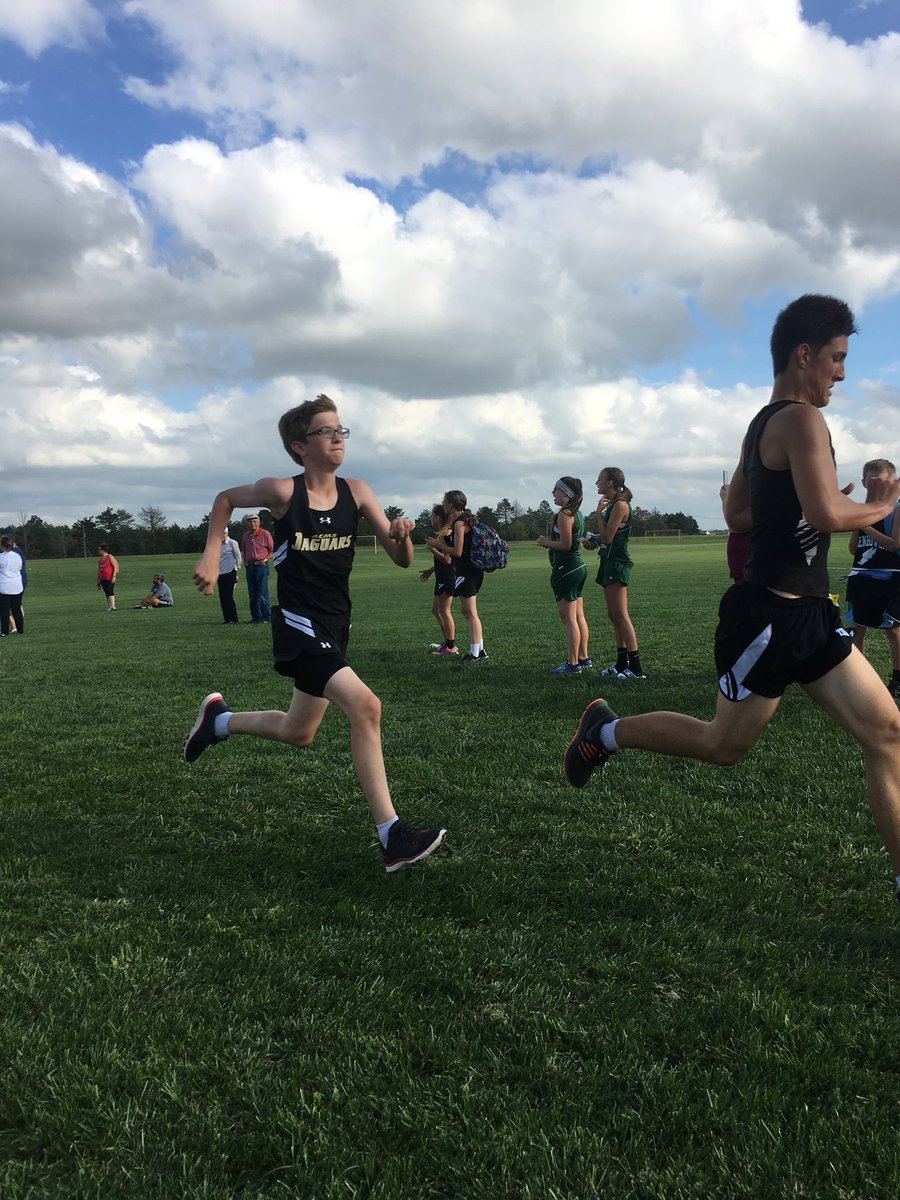 ACMS_XC's tweet photo. 8th grade boys had a great finish today with 2nd place overall in Valley Center! #ACMSXC https://t.co/PL0swRh8oT