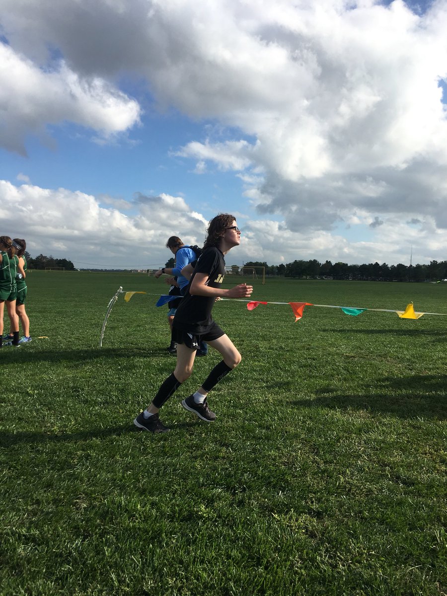 ACMS_XC's tweet photo. 8th grade boys had a great finish today with 2nd place overall in Valley Center! #ACMSXC https://t.co/PL0swRh8oT