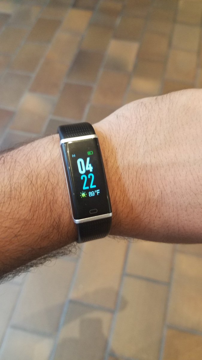 WebDevMic's tweet image. I&apos;m really loving this fitness tracker! Send an email to elena246@163.com to get one for yourself! She&apos;s great to work with!
