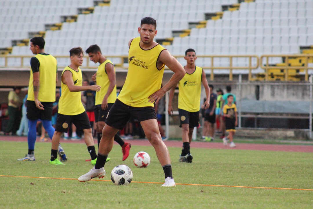 AMatosNews's tweet photo. 🔥🔥 @anthony5gabriel continúa trabajando y enfocado en el próximo rival del Torneo Clausura 💪🏼🏆 El próximo domingo Mineros de Guayana visita al Zulia FC 🔥 https://t.co/cg13Rm6hSj