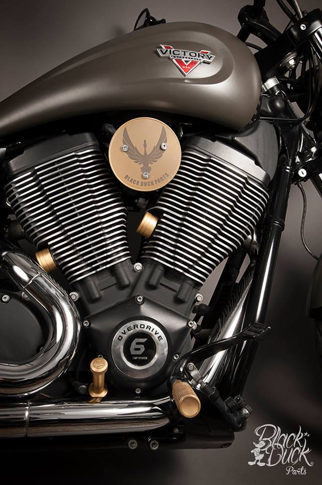BlackDuckParts's tweet photo. Discover our parts for #VictoryMotorcycles!

100% high quality brass, with a handmade manufacture, our logo is laser engraved, and made in Barcelona (Spain)
➡ https://t.co/e9OB53kZi1
・
・
#Motorcycleparts #Victoryparts #victory #victoryrider #custom #motorcycle #motorcycles https://t.co/nnxZZaXOQW