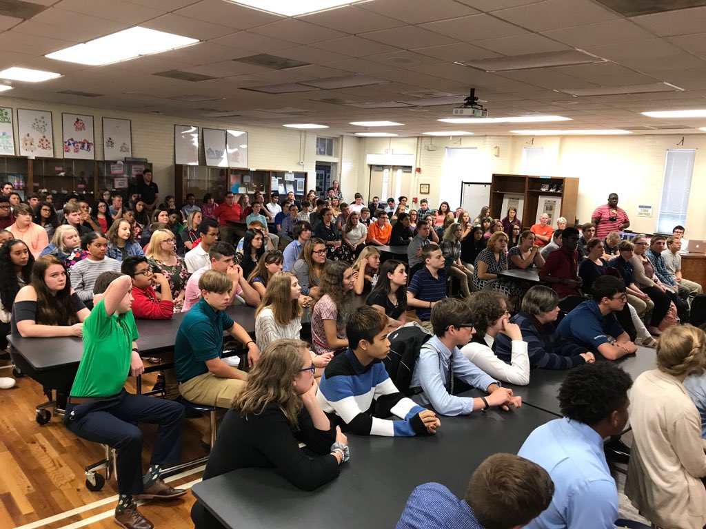 NC STEM School of Distinction Celebration!  Way to go students and staff!  Thank you to those that came to support!  #WeAreValley <a href="/dcsnc/">@DCSNC</a> <a href="/kcwelch99/">Kim Welch</a> <a href="/emilylipe66/">Emily Lipe, Ed.D.</a> <a href="/tuttle_leeann/">LeeAnn Tuttle-Thomas</a>