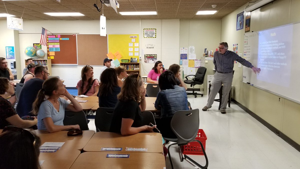 HCStormSchool's tweet photo. Curriculum Night is bringing Storm parents and teachers together to benefit our students! #StormCommunity. https://t.co/6dqgUcvfsA