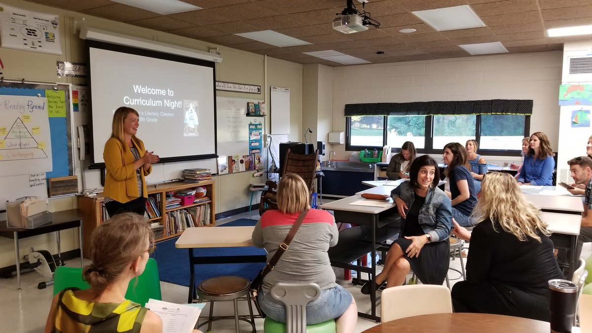 HCStormSchool's tweet photo. Curriculum Night is bringing Storm parents and teachers together to benefit our students! #StormCommunity. https://t.co/6dqgUcvfsA