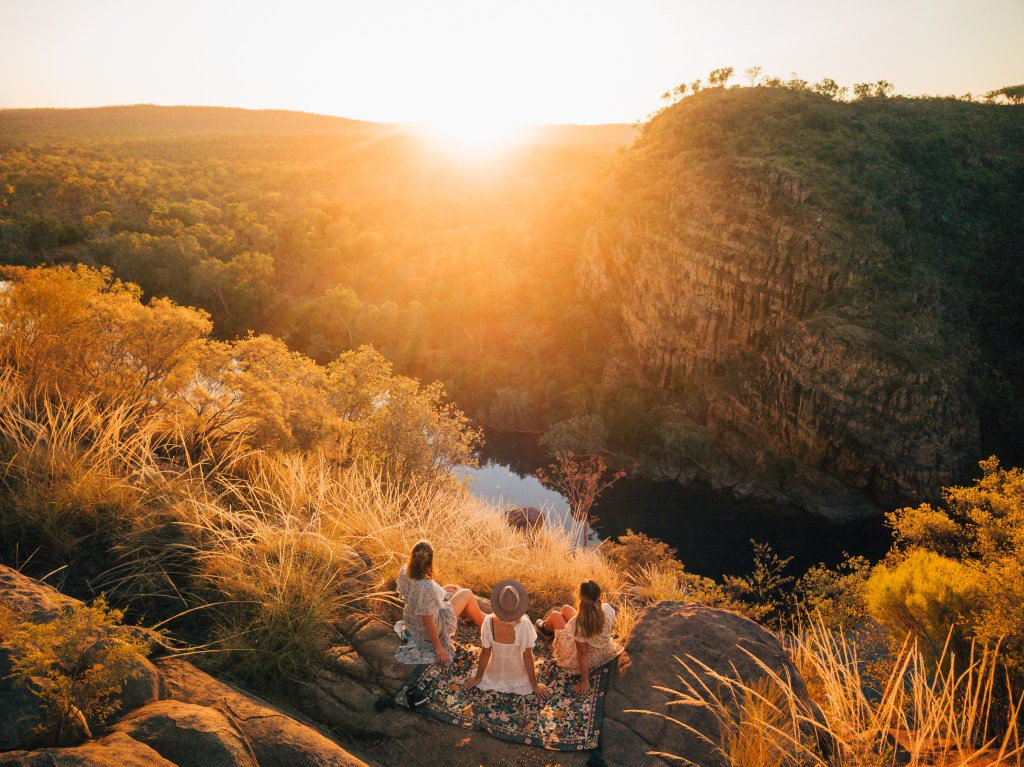 Three Girlfriends' 10-Day Roadtrip Through The #Australia Outback. @tourismNT <a href="/Australia/">Australia</a> #Travel #Photography travel.resourcemagonline.com/2018/09/three-…