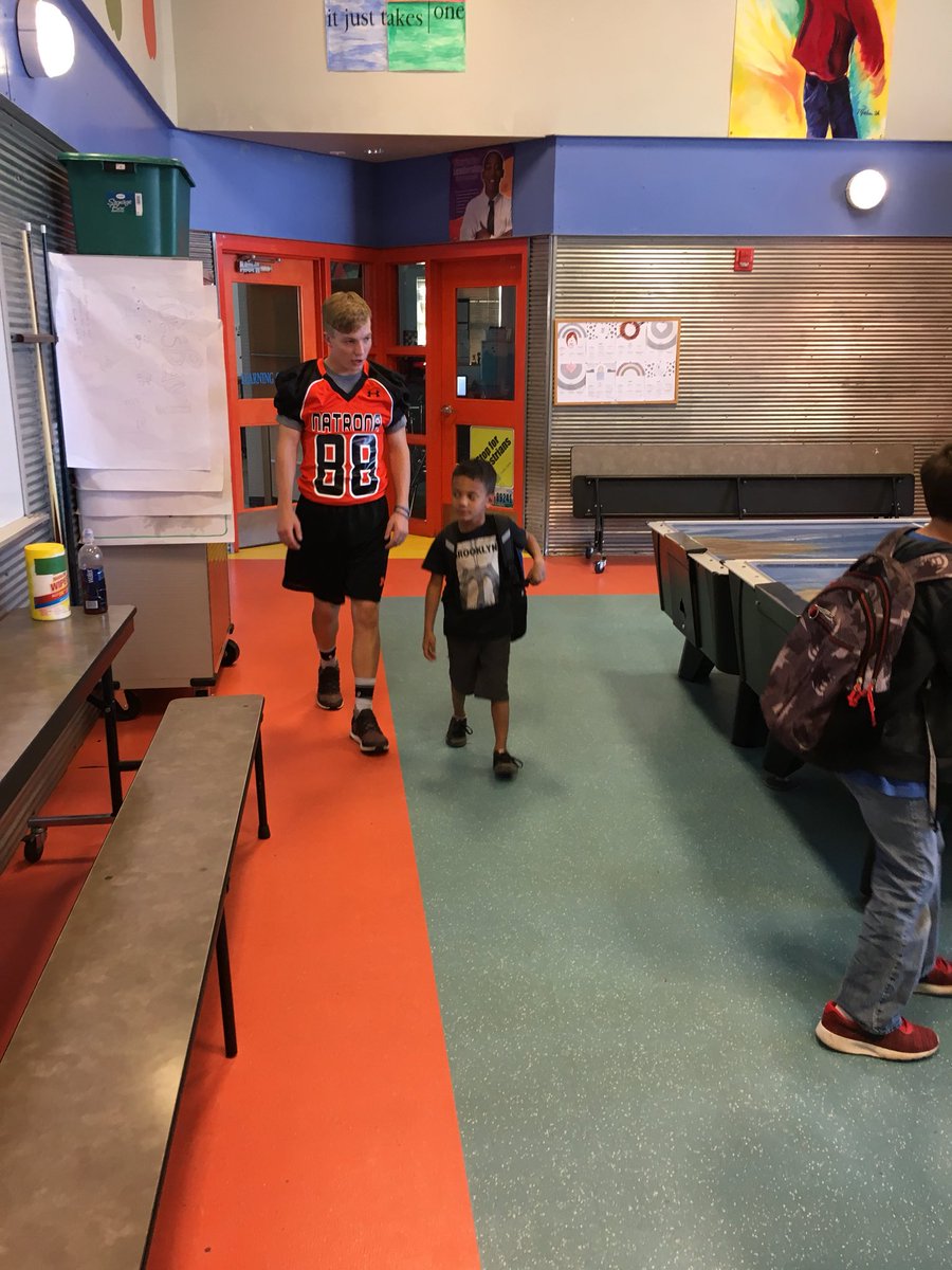 NatronaFootball's tweet image. Mustangs and Fillies Read program aims to get books in the hands of Casper‘s kids.  #BooksForKids #LearnToReadReadToLearn