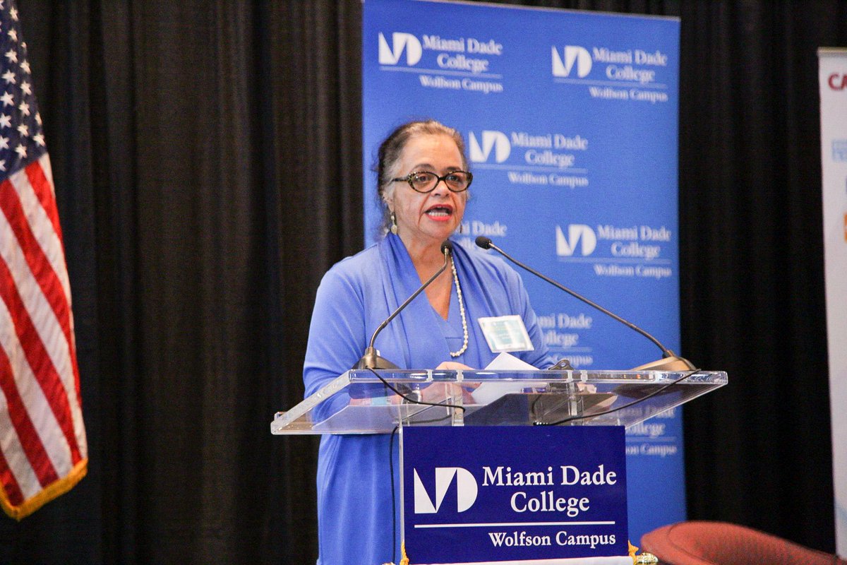 MDCPS's tweet photo. Celebrating the accomplishments of @MDCPS interns at the Summer Youth Internship Program Internship Provider Reception. More than 2,500 students completed internships with local businesses, contributing an estimated economic impact of $3.13 million to our community. #SYIP2018 https://t.co/tZiL13n9ub
