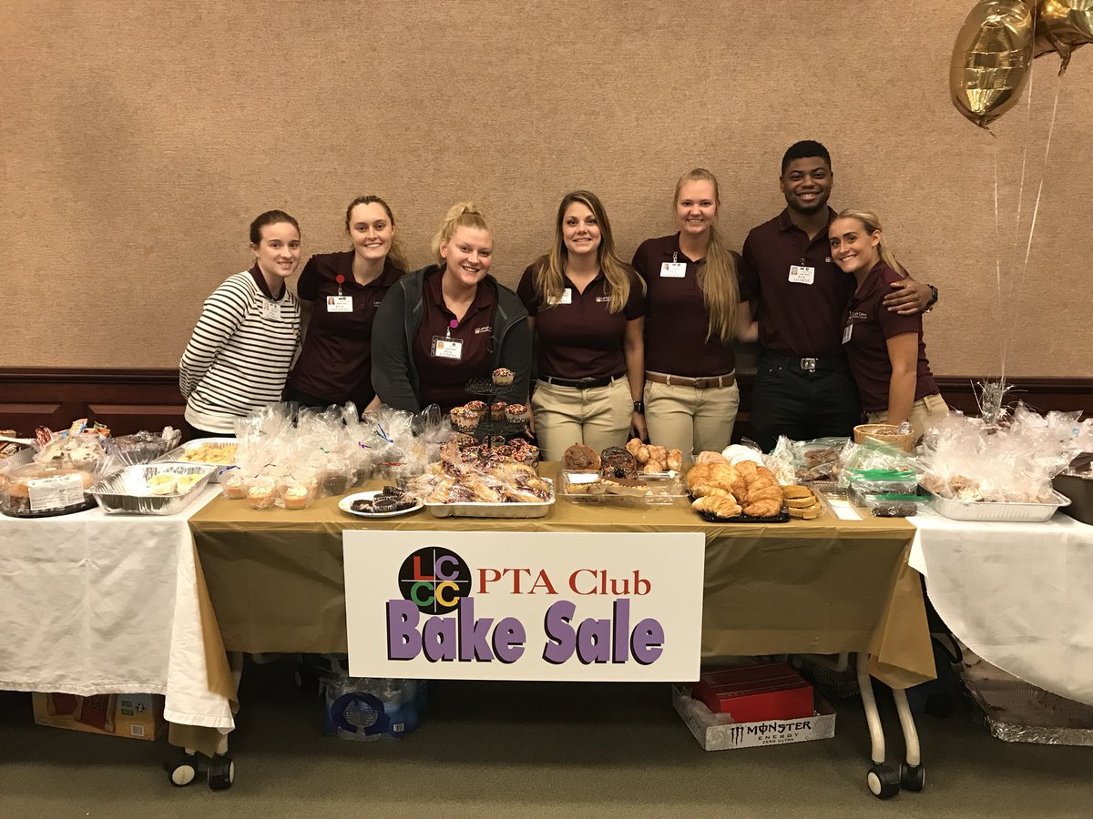 NEDPPTA's tweet photo. @LehighCarbonCC PTA club raising funds at our Law &amp; Ethics meeting this evening as a part of the @PTDayofService https://t.co/VlqeQiBynO