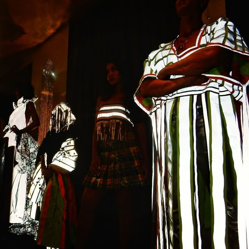 desmond_amazing's tweet photo. Walking for @danielchimowitz for @nyfw at @CasaLaFemmeNYC - makeup by Humna Sheikh
The most AMAZING thing about these fashions is that when the flash of the cameras go off, the clothes glow!
More:
https://t.co/FdNdURL98G
#danielchimowitz #nyfw #dragkid #desmondisamazing https://t.co/PUxfv8hKcr