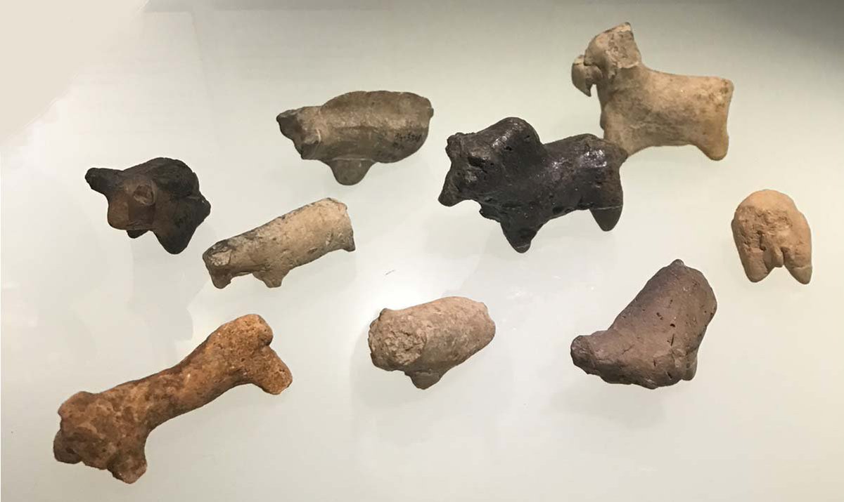Dr_MCLangley's tweet photo. Ever wondered about what kids 10,000s of years ago played with or how they played? New paper out in #CurrentAnthropology @WennerGrenOrg offers some insights! https://t.co/FIEIXmKsls https://t.co/ThGaqHn6Ey