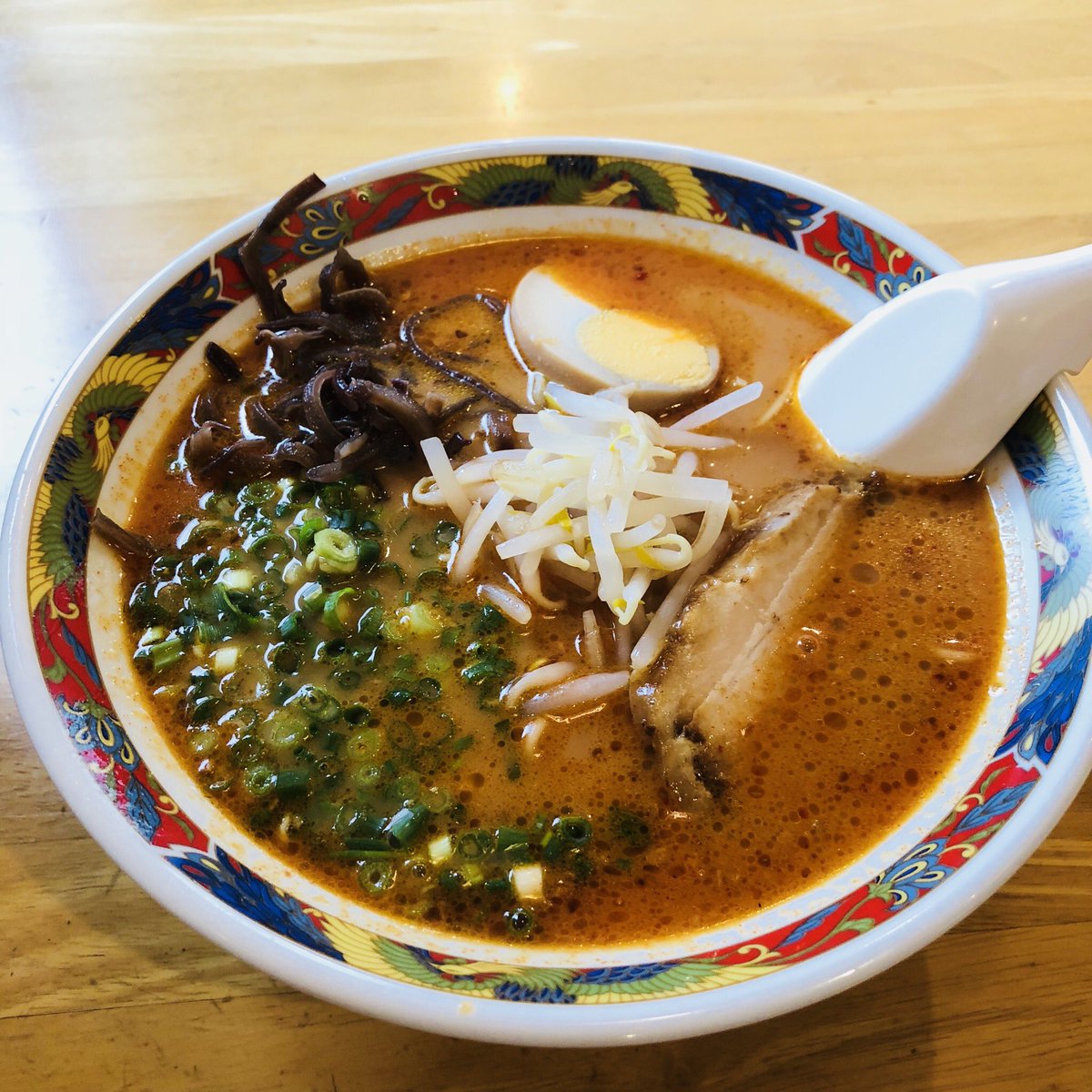 Kurep バタバタしてて ちょっと遅いお昼 ムツゴロウの みそピリラーメン 臭みのないスープ 柔らかいチャーシュー もやしのひげが取ってあるなど 仕事が丁寧 お父さんから代替わりした息子さんだが すっかりラーメン屋の親父らしい風格に 呉市