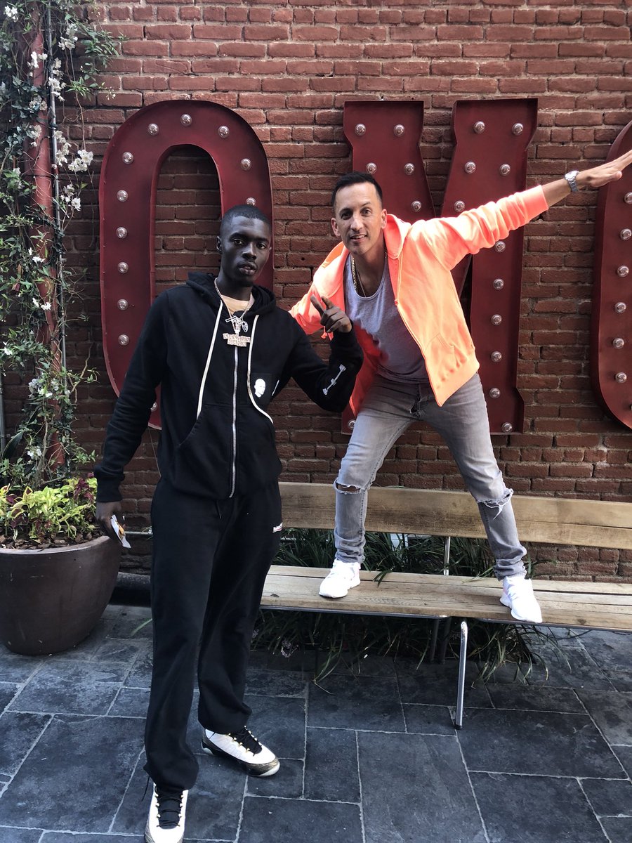 ClintonSparks's tweet image. Sheck had a pet sheep. I have a hamster and we’re getting really rich. (Ching Ching) 
#mobamba #getfamiliar @sheckwes @dash_radio