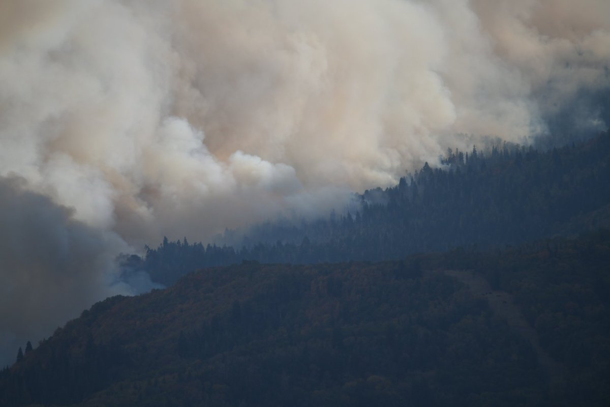 PaysonUtah's tweet image. Photos taken from Gladstan Golf Course of #Polecreekfire