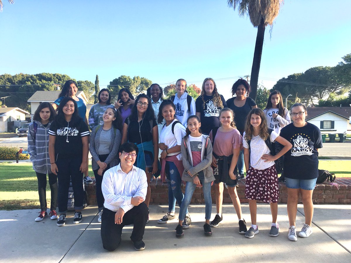 RaneyKnights's tweet photo. Raney STEM ladies heading to Women’s Leadership Conference #futureladyleaders #RaneySTEM #RaneyROCKS https://t.co/fYzJG6F1us
