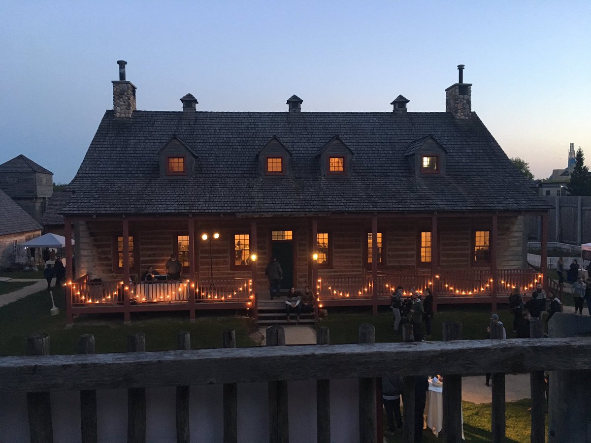 PoutineCup's tweet image. Voting is closed! Stay tuned for the 2018 #PoutineCup winners and the @BothwellCheese Curd toss! 🎉