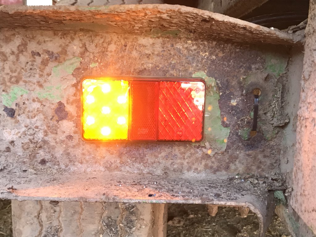 njagservices's tweet photo. A set of LED rear combination lights fitted to an AW trailer #njledlighting #njagriculturalservices #awtrailers https://t.co/yNXJlTWAr2