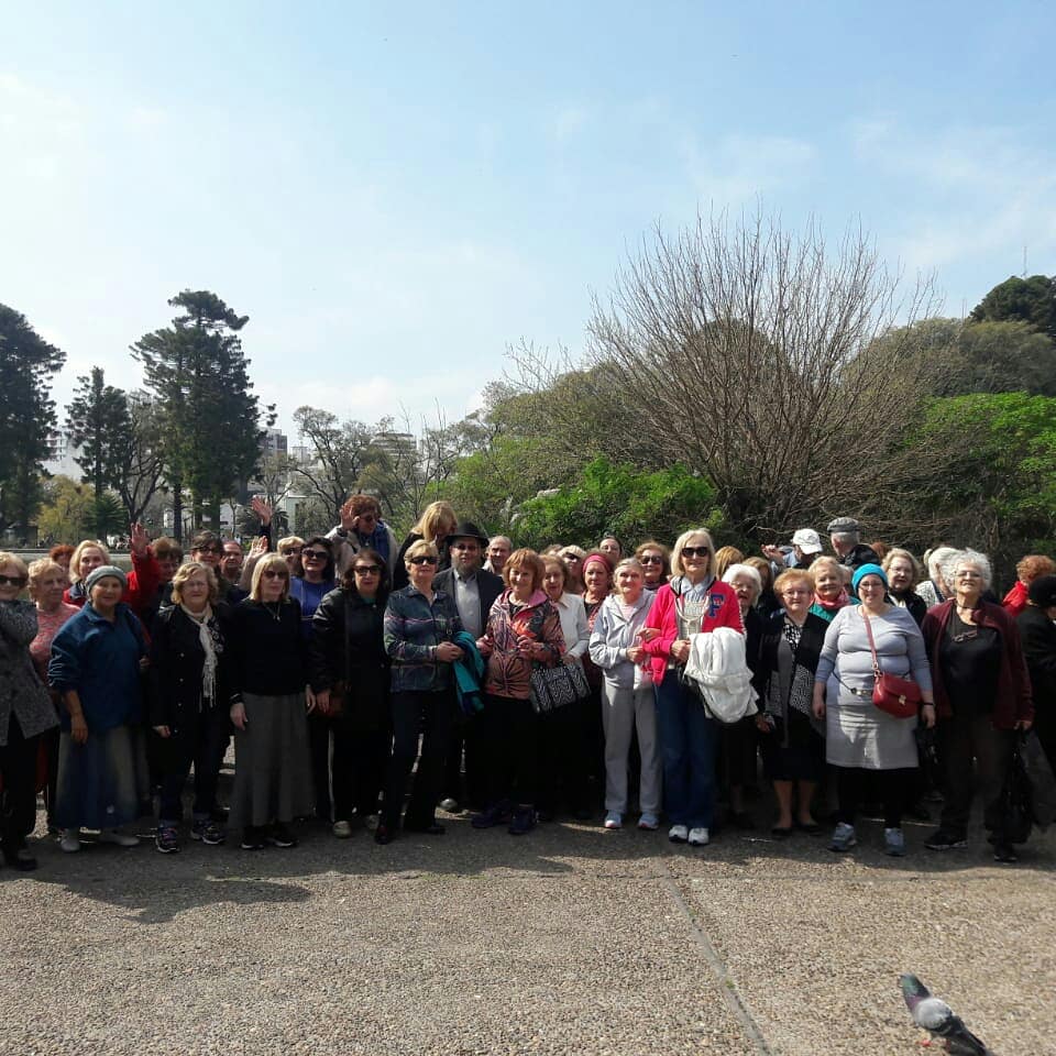 LaFunddeJabad's tweet image. Más de 80 adultos mayores participaron en el #tashlij en Parque Centenario #Javaia #5779