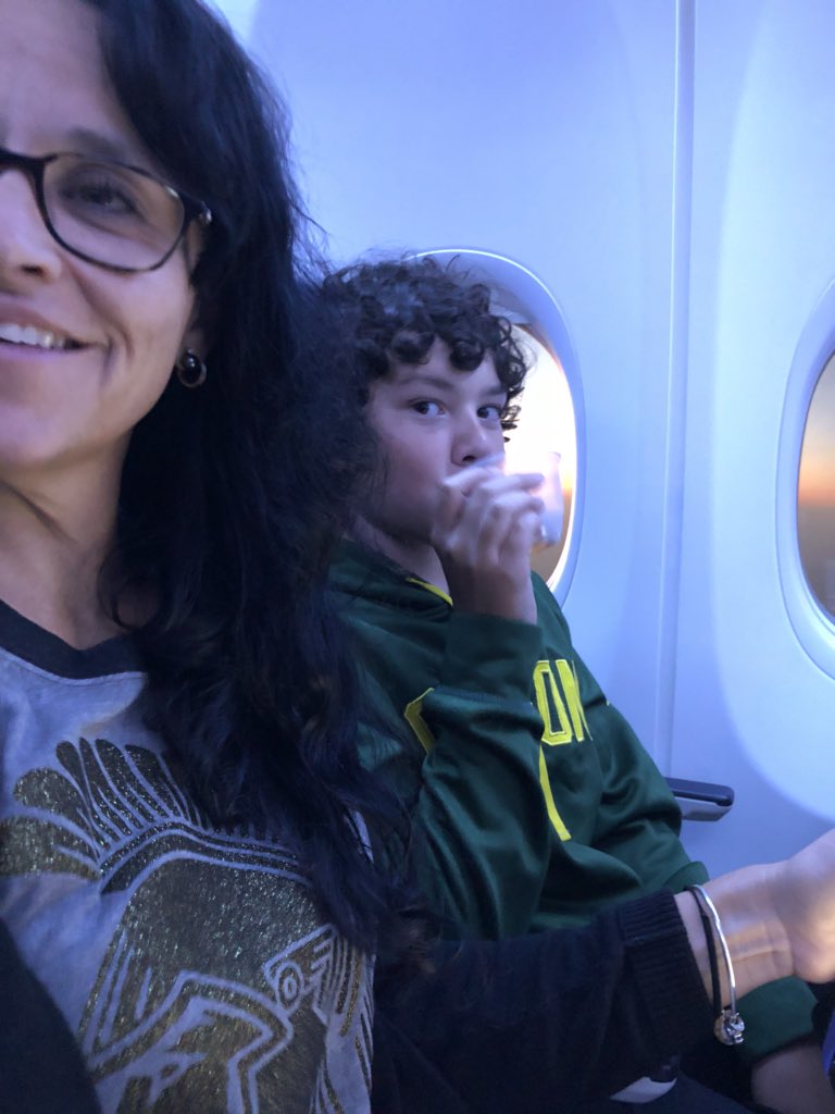 eldenbeste's tweet photo. Southwest serves some good drinks. #flighttochicago https://t.co/8HWitdxnSQ