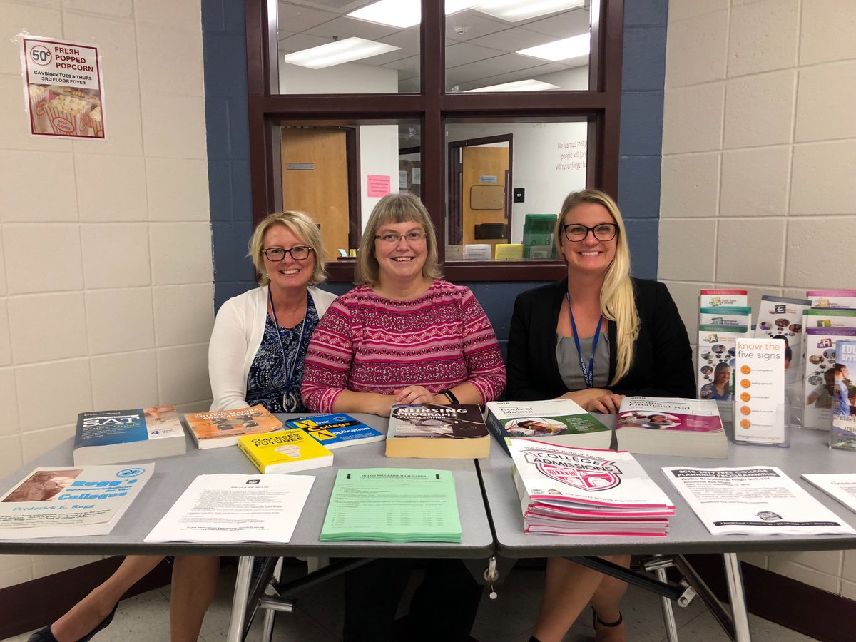 CandiceKHancock's tweet image. @HB_highschool had an open house format to meet parents  #positiveinput from parents #involved  #allIN