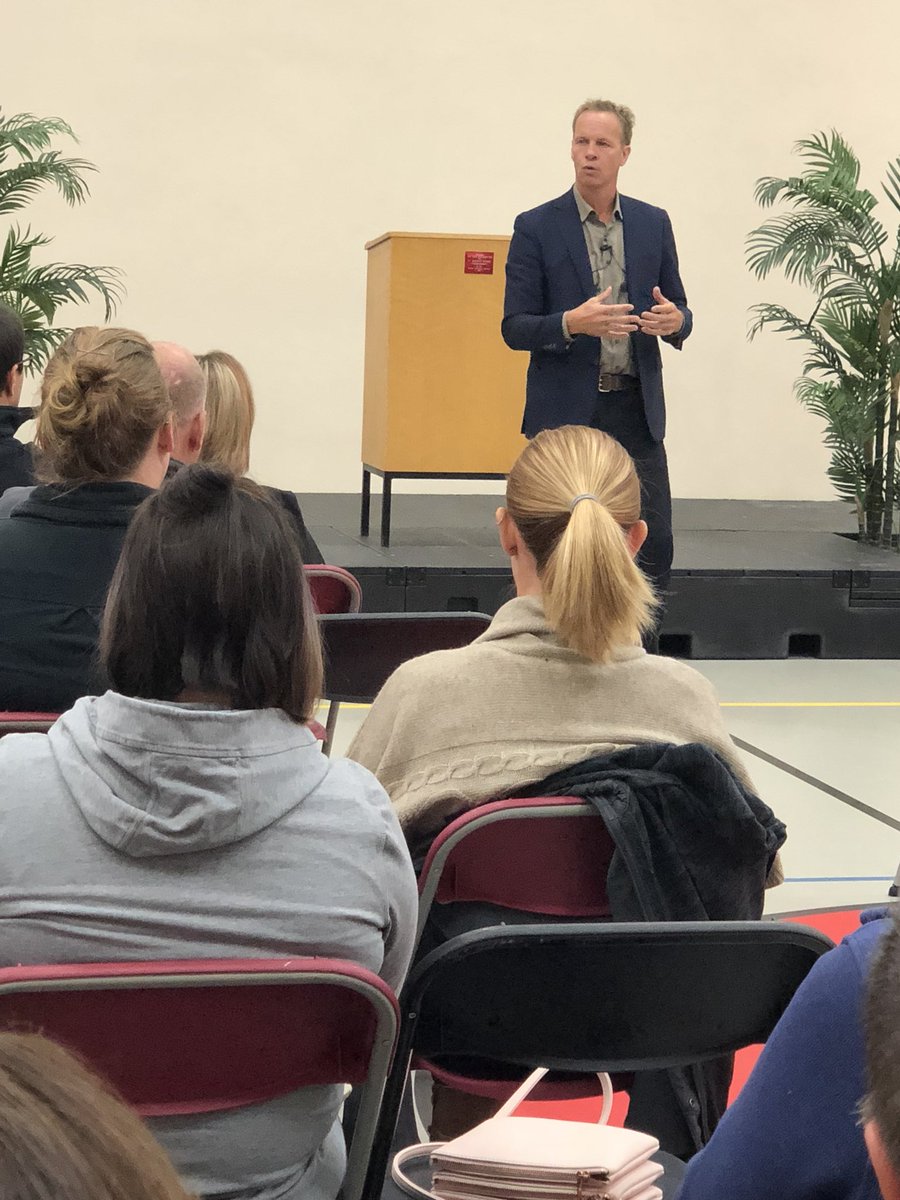 Honoured to have Dr. Alex Russell to speak with @STARCatholic parents about student anxiety and building school relationships with parents and teachers. <a href="/_StBens/">St. Benedict School</a> #CathEd